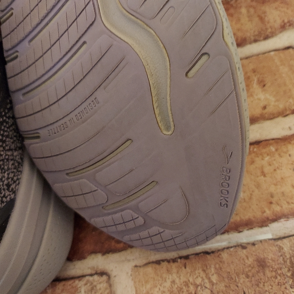 Pre-owned 2024 Brooks Ghost Max 2 - Picture 8 of 11